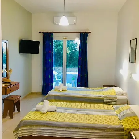 In Studio - Banos 1 Bed Studio And Swimming Pool