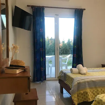 In Studio - Banos 1 Bed Studio And Swimming Pool Affittacamere Roda (Corfu)