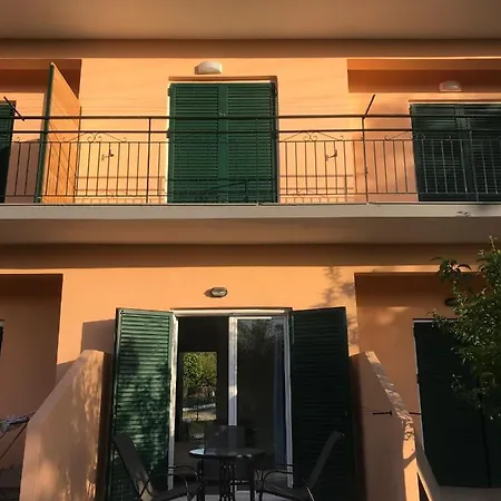 In Studio - Banos 1 Bed Studio And Swimming Pool Affittacamere Roda (Corfu)