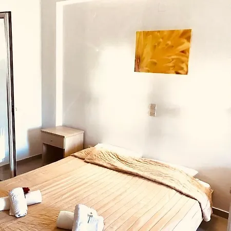 Affittacamere In Studio - Banos 1 Bed Studio And Swimming Pool *